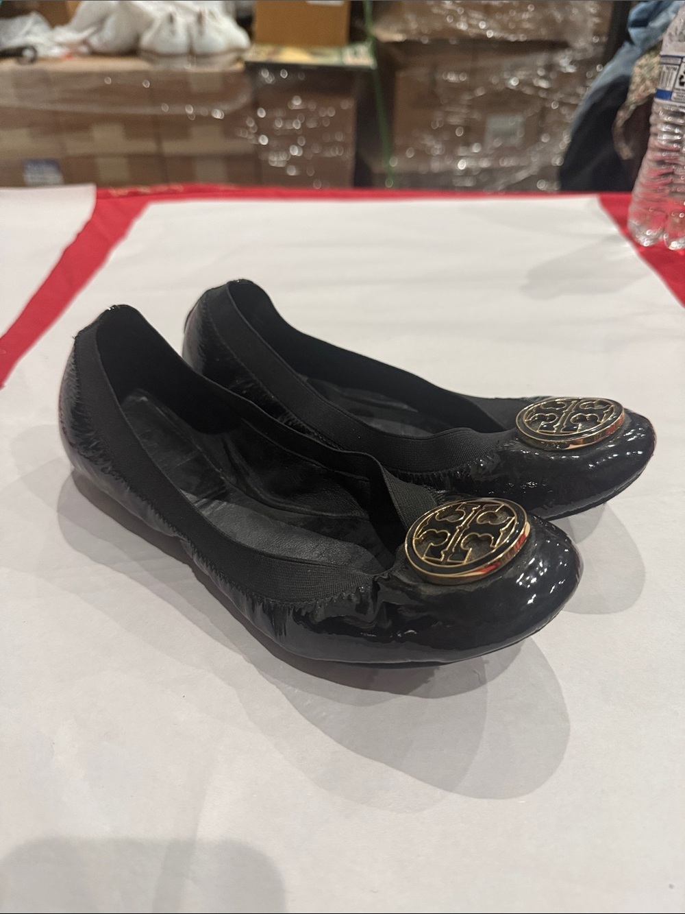 Tory Burch Black Patent Logo Ballet Flats with Gold Emblem - Picture 1 of 4